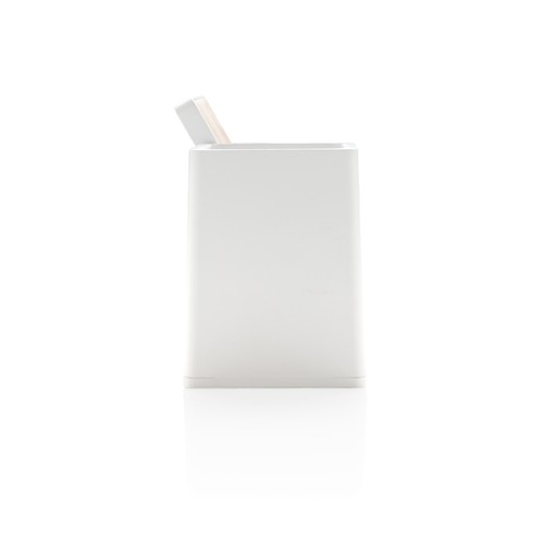 Ontario RCS recycled plastic 10W wireless charger