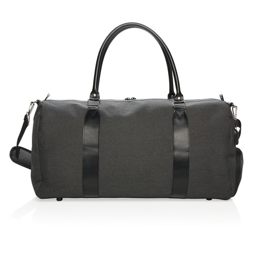 Weekend bag with USB A output