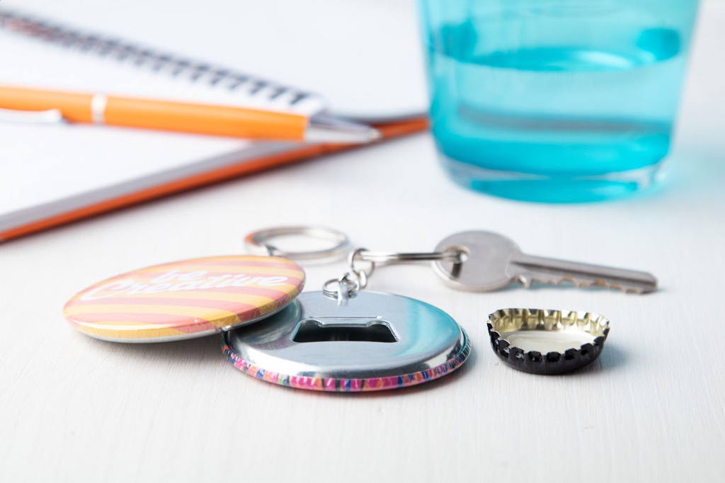 button sleutelhanger met pin #8